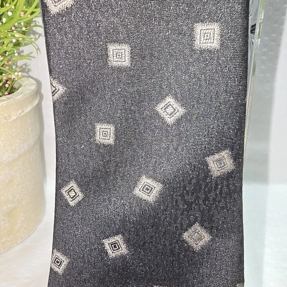 Oscar de la Renta vintage tie